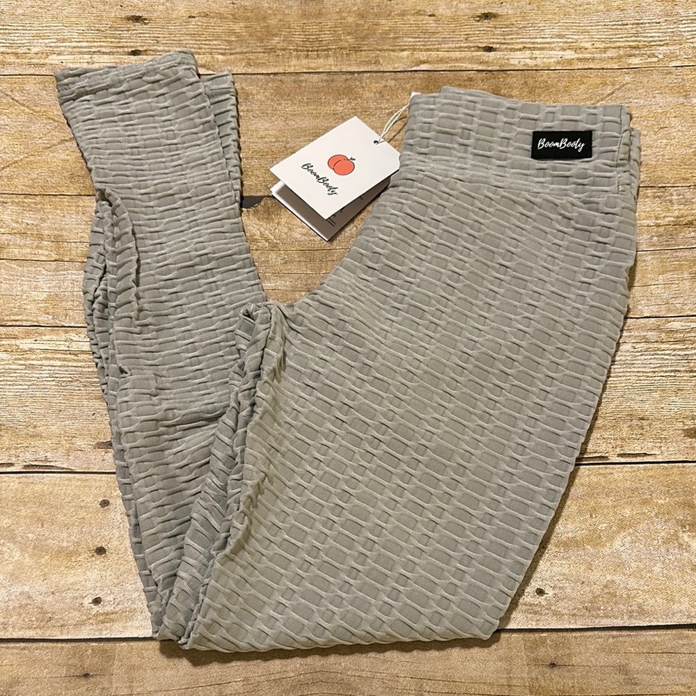 Boom Booty Gray Textured Leggings with Stretchy Fit